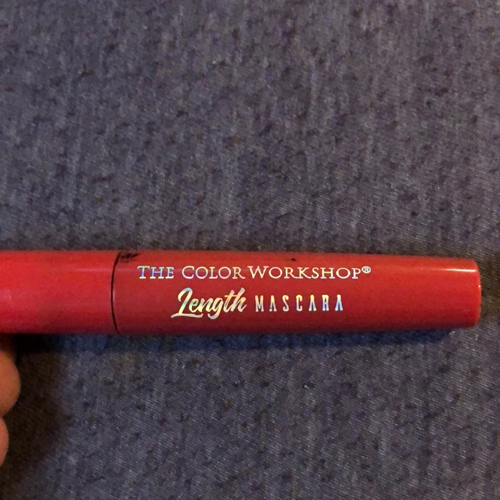 I’m selling a mascara